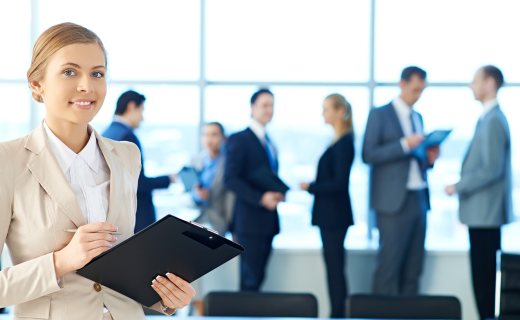 How the Hiring Manager Should Dress for an Interview